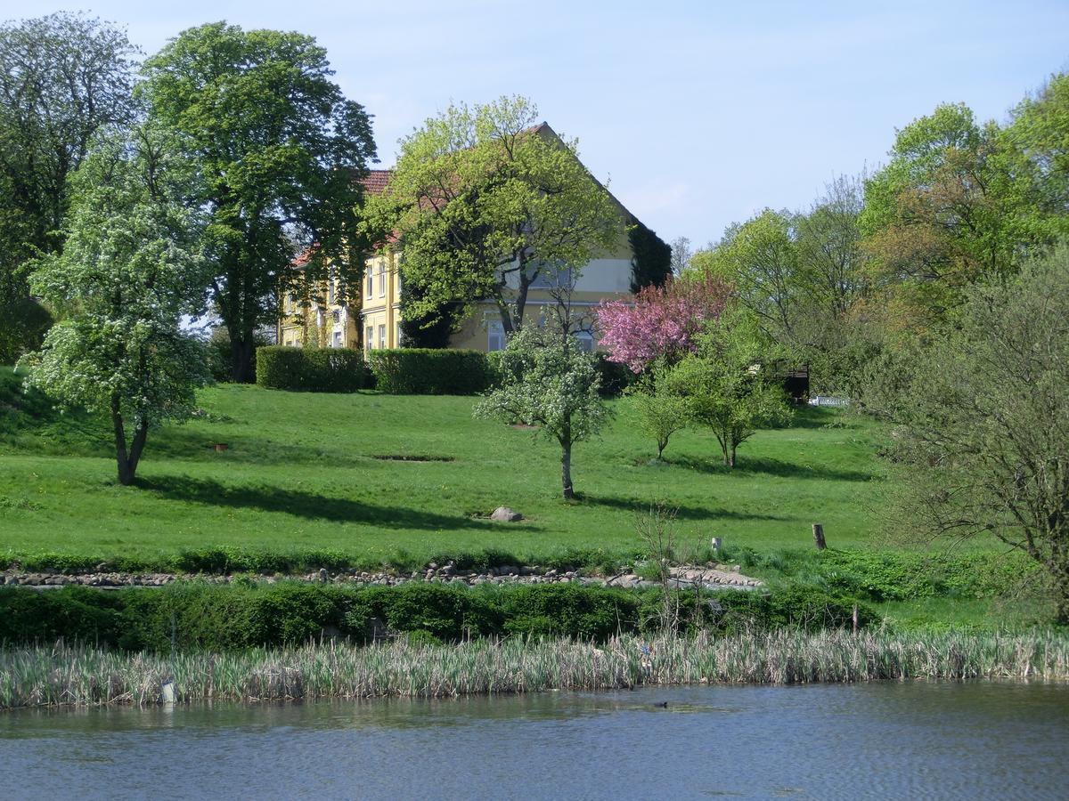 Domane Neu Gaarz Hostel Esterno foto